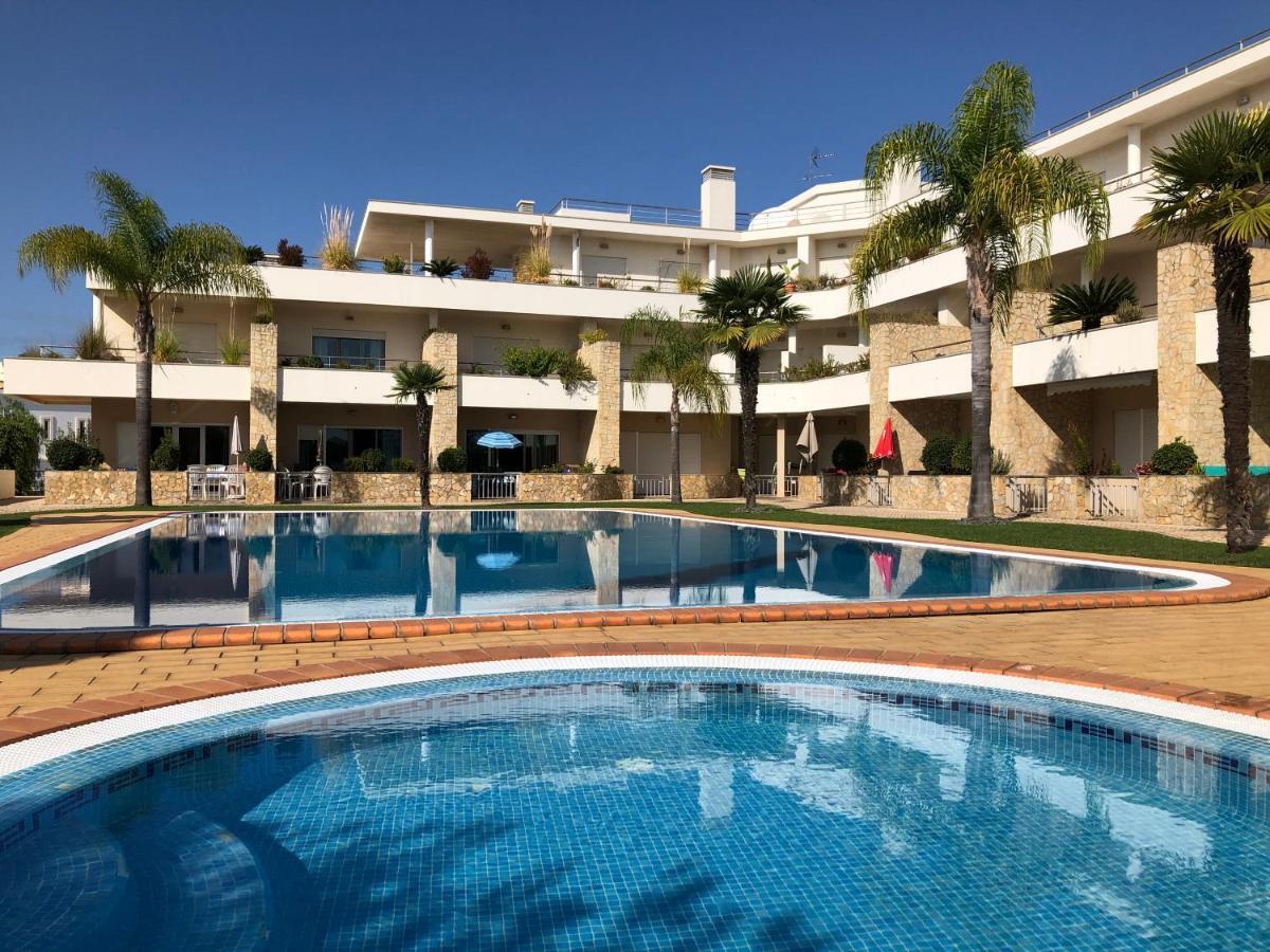 Apartamentos Pomba Branca Olhos de Agua  Exteriör bild